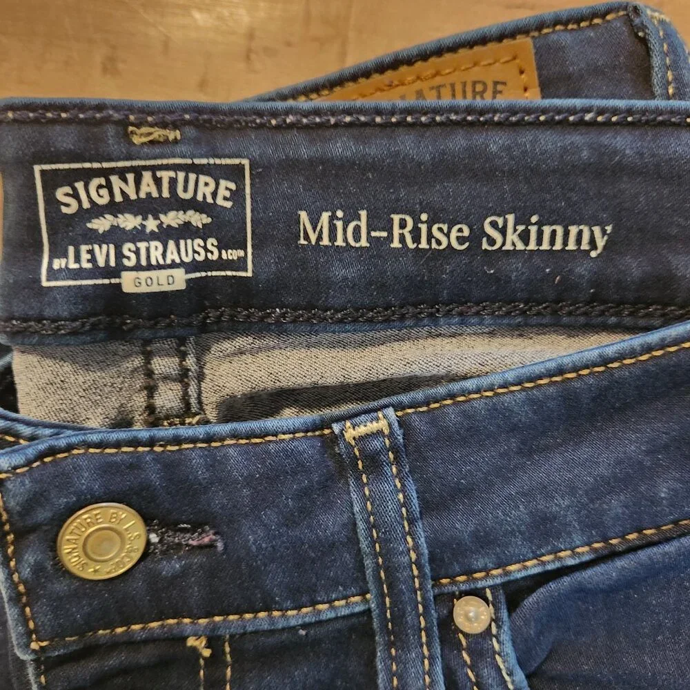 Levi Strauss Signature Gold Jeans Mid-Rise Skinny Blue Denim Womens W30 I32 EUC‎ - Picture 8 of 12